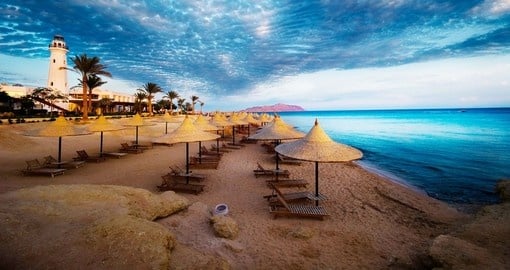 Expect a turquoise coloured ocean while on Sharm el Sheikh tours.
