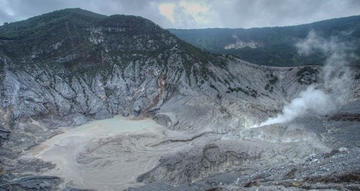 Tangkuban Perahu crater