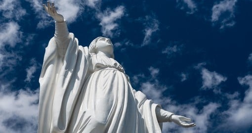 The famous Statue of Virgin Mary in Santiago is a great photo opportunity on your Chile vacation