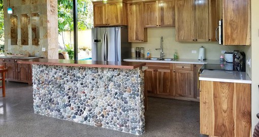 Take advantage of the well equipped kitchen or enjoy breakfast in the Rancho