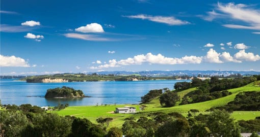 Enjoy the mix of luxury and nature on Waiheke Island during your Australia Vacations.