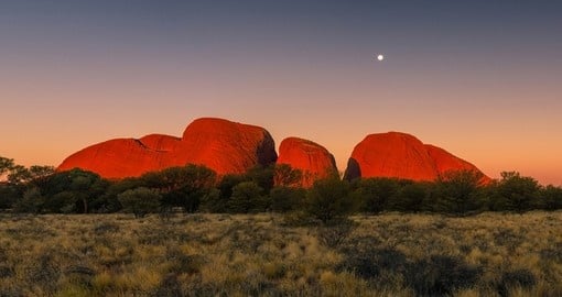 Experience the beautiful Uluru Kata Tjuta at night during your Australia Vacation