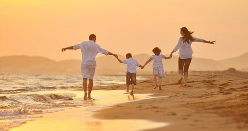 Stroll along the beaches in Australia with the family during your Trip to Australia