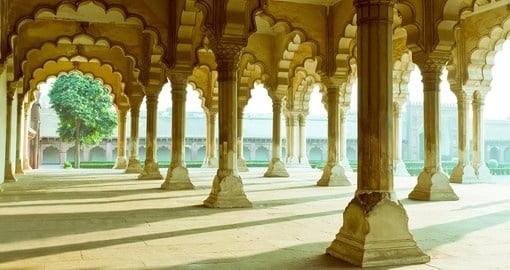 Gallery of pillars at Agra Fort