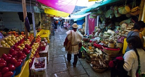 Explore the colourful San Cristobol Market on your trip to Mexico