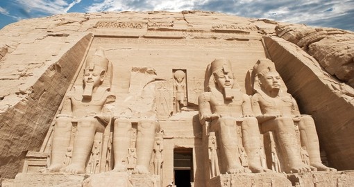 Discover the temple of Abu Simbel on your Egypt Tour