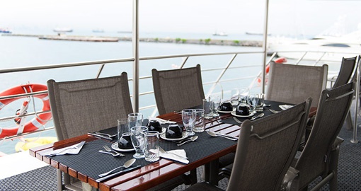 Al Fresco Dining aboard the Discovery