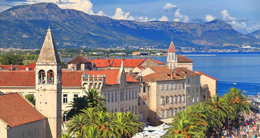 Trogir features a mix of Renaissance and Romanesque buildings