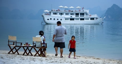 Bhaya Cruise Trip, Enjoy Beach Ambiance