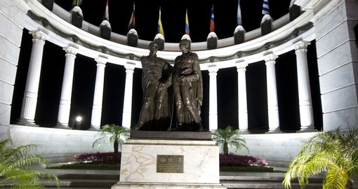 Rotonda Statues Malecon 2000, Guayaquill