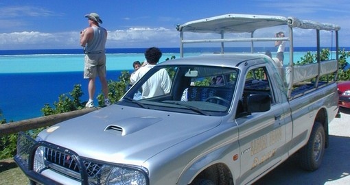 Explore the island of Huahine in a 4x4 vehicle