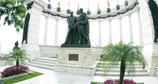 Statue Monument la Rotonda Malecon 2000, Guayaquill