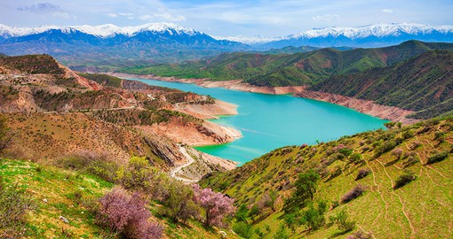 Break away from the city life to admire Lake Hisorak, a water reservoir near Shahrisabz