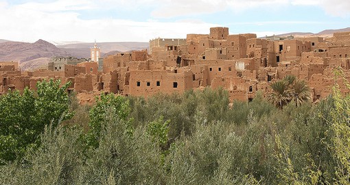 Tinghir is located between the Dades Gorge and Tinejdad