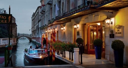 Luna Hotel Baglioni - Water Entrance