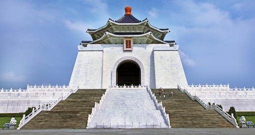 Impressive Chiang Kai Shek Memorial in Taipei