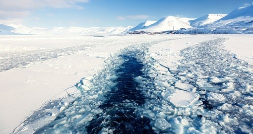 A trail through Arctic waters