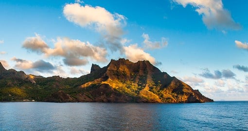 Take a tour through the Pacific Atoll Rangiroa on your Tahiti Tour