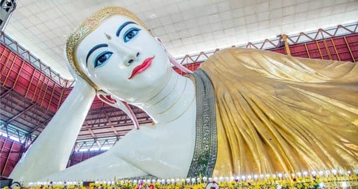Visit the Reclining Buddha during your Myanmar vacation