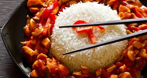 Dish with Szechuan chicken and rice
