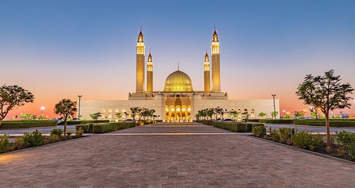 Capture the beauty of Oman's largest building, the Sultan Qaboos Grand Mosque