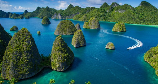 Visit pristine Wayag Island on your trip to Indonesia