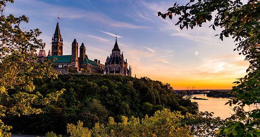 Journey to the political epicenter of the country while wandering around the lush landscape of Parliament Hill, Ottawa