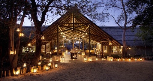 Your 4 day South Africa vacation features the Thornybush Game Lodge