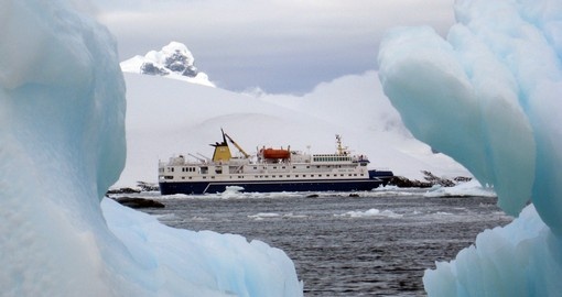 The Ocean Nova moves freely amongst the Antarctic ice