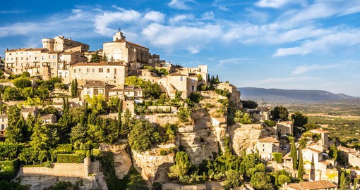 Provence is home to beautiful scenery, light and colors, it is also the origin of great artists like Van Gogh and Picasso