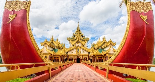 Karaweik Palace in Yangon