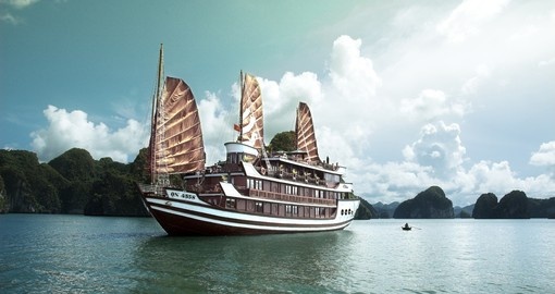 Enjoy on the Oriental-style luxury cruise ships in Halong Bay