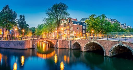 Discover beauty of the Amsterdam on Hop On Hop Off tour during your next Nederlands vacations.