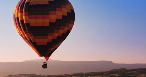Enjoy hot air balloon ride in Alice Springs during your next Australia Tours.