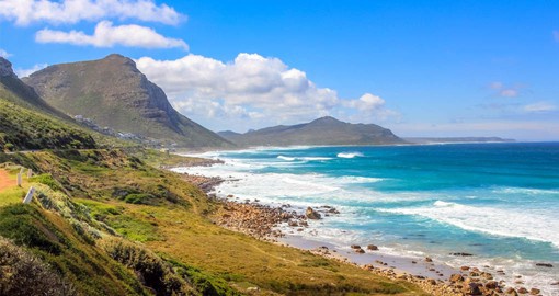 The Cape Peninsula hosts beautiful coastal views, picturesque lakes and  makes for a perfect road trip