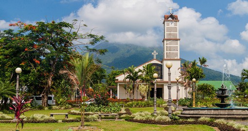 Stroll the streets of La Fortuna, a small town on the eastern cusp of the Arenal Volcano