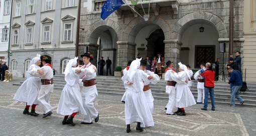 Folklore group dancing
