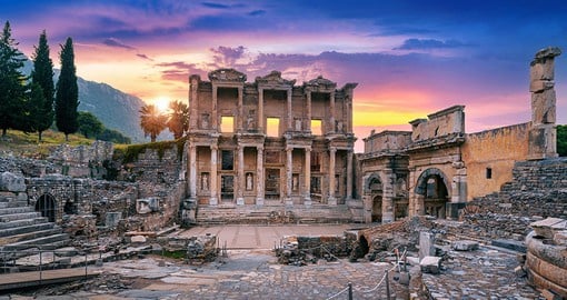 Dive into a world of history in Ephesus and discover ruins of the Celsus Library