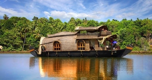Experience ride on the Houseboat during your next India vacations.