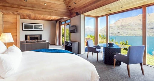 Unobstructed mountain and lake views from Azua Lodge are part of your ultimate New Zealand vacation