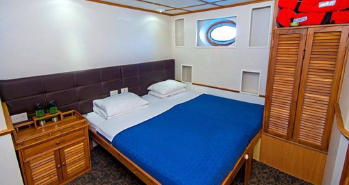 Twin berth, beds together