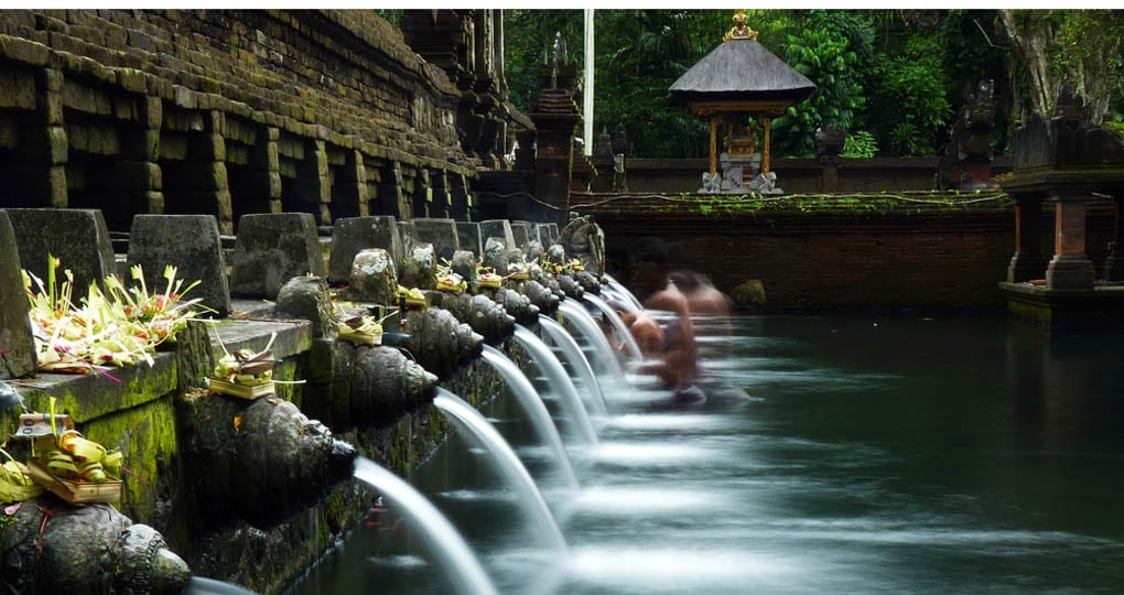 spring water temple Bali